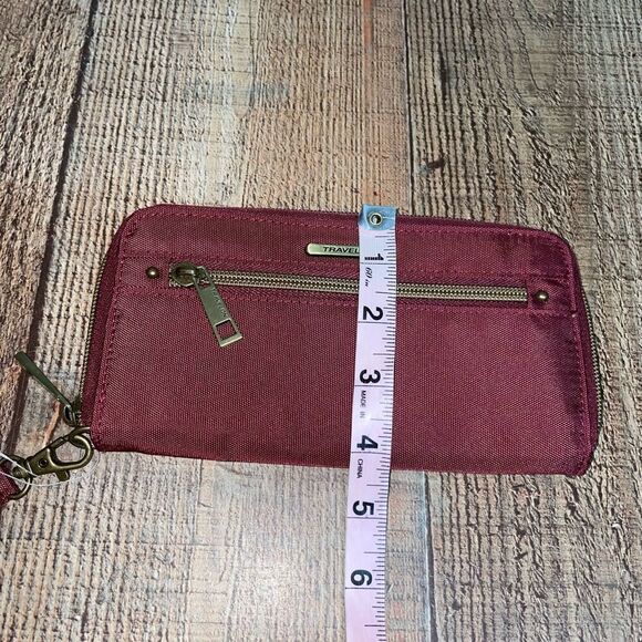 Travelon Maroon Nylon RFID Blocking Zip Around Wristlet Wallet - Picture 9 of 11